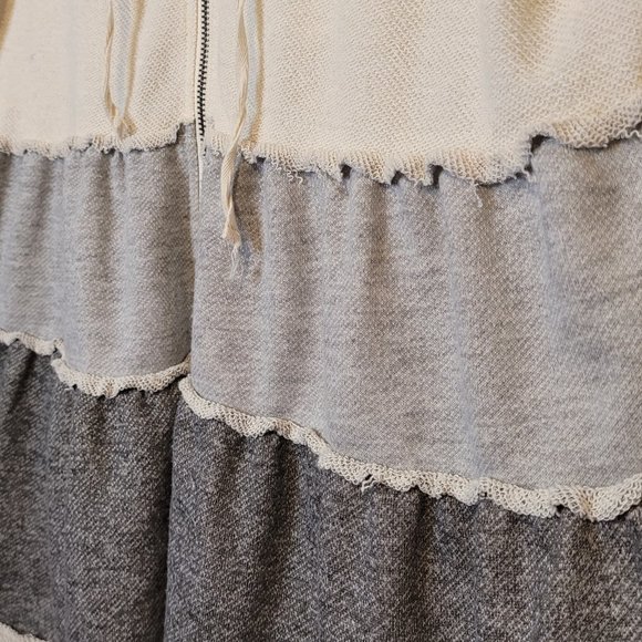 ๐ Hem & Thread Hooded Knit Jacket - Picture 4 of 8